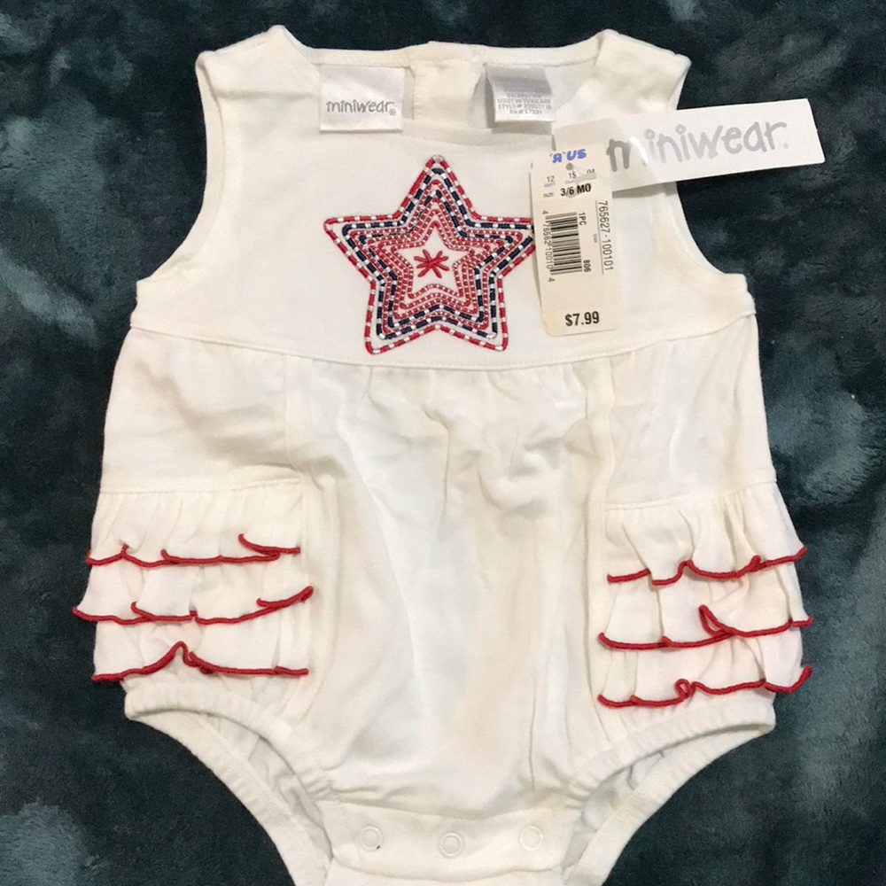 New-never worn miniwear short sleeve body suit
